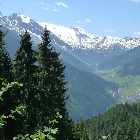 Single Martlerhof Lejlighed Tux